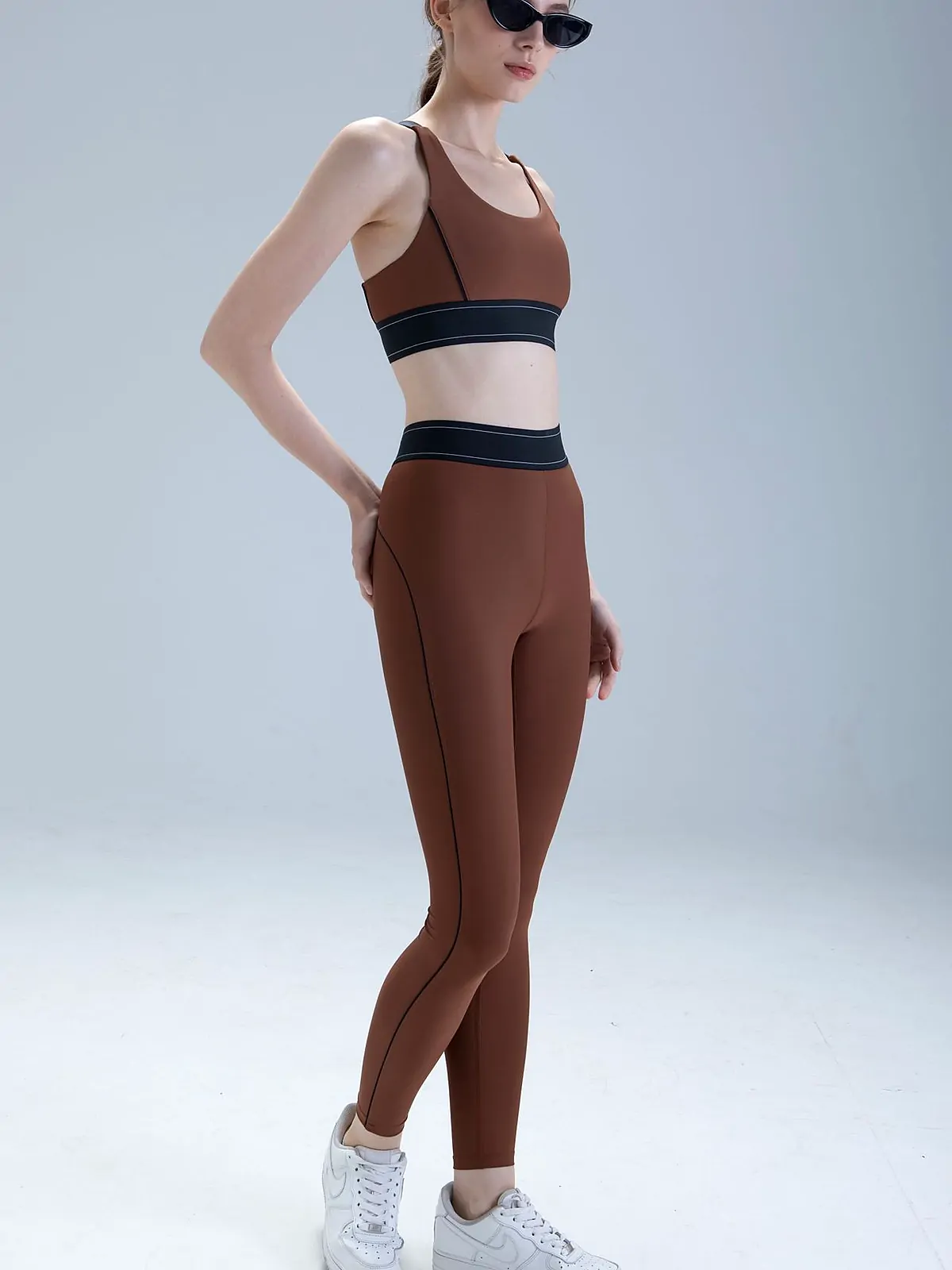 Adjustable-Strap High-Support yoga bra back seam construction