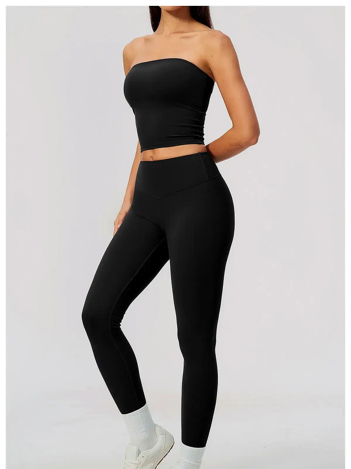 Waistband detail on Bandeau sculpt yoga set