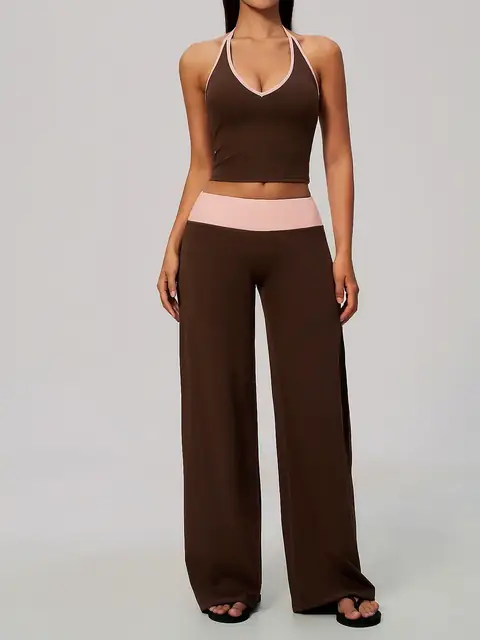 Brushed halter Colour-Block yoga set in auburn front view