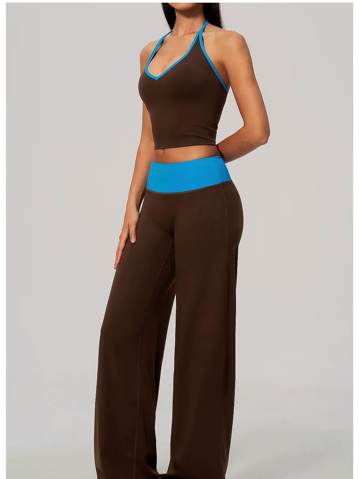 colour-block set back seam construction