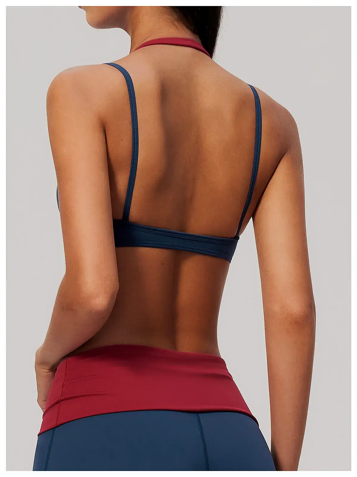 Waistband detail on Brushed 2-in-1 halter yoga sports bra