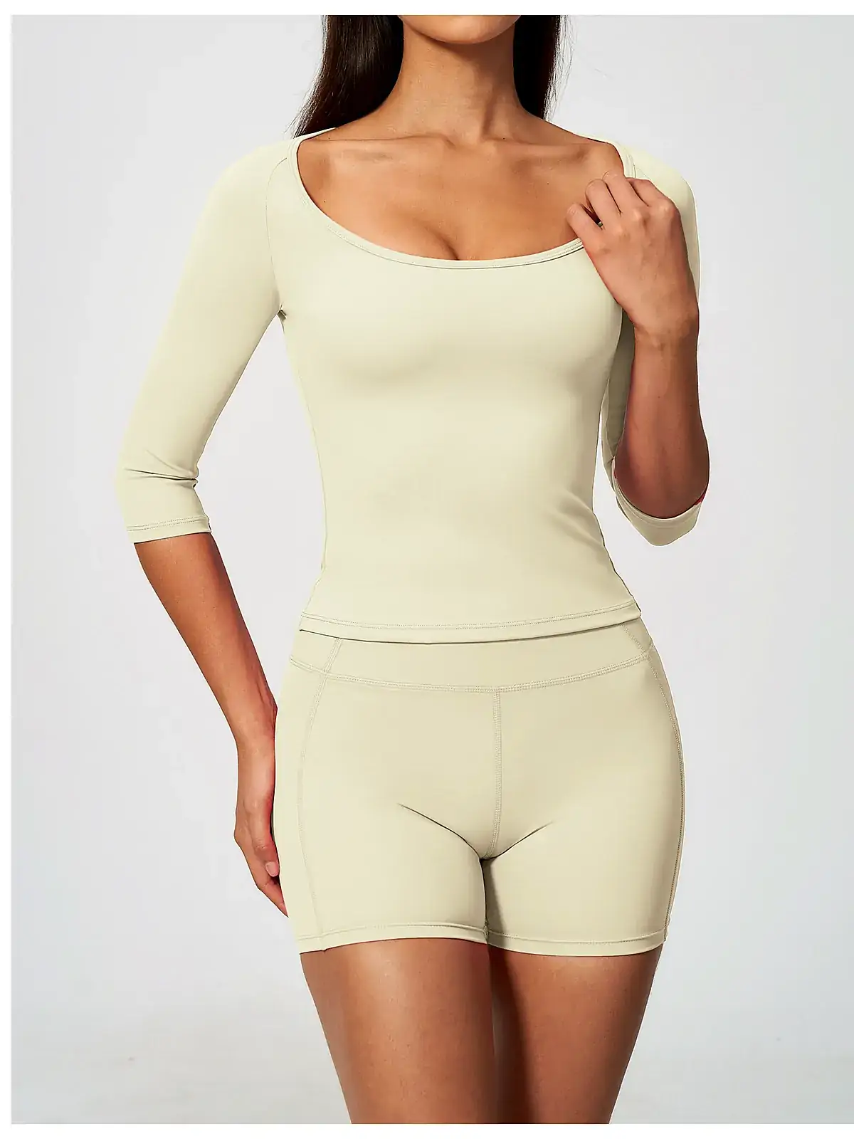 Cinched Elbow-Sleeve short set back seam construction