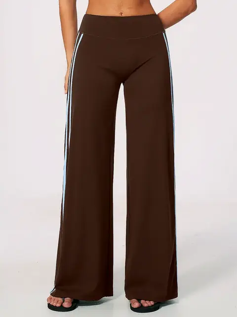 Colour-Block flare yoga leggings in dark chocolate front view