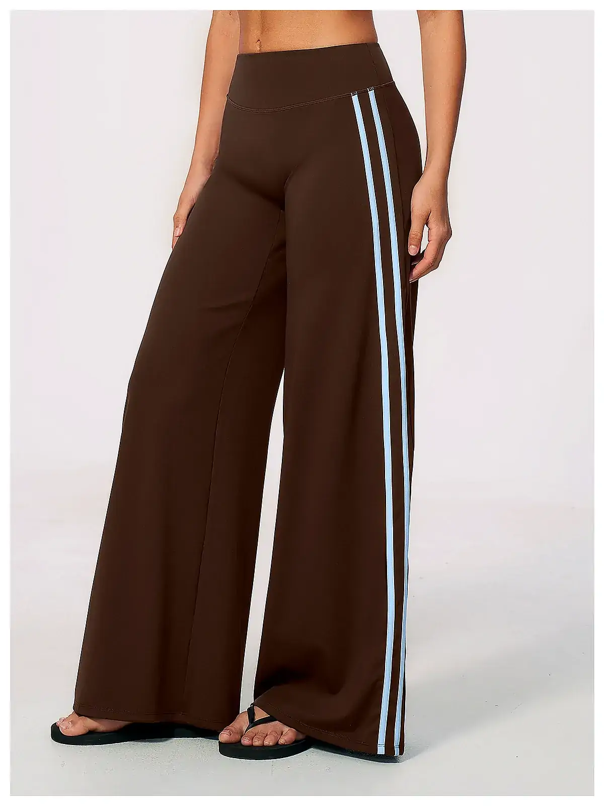 Flatlock seam detail on leggings