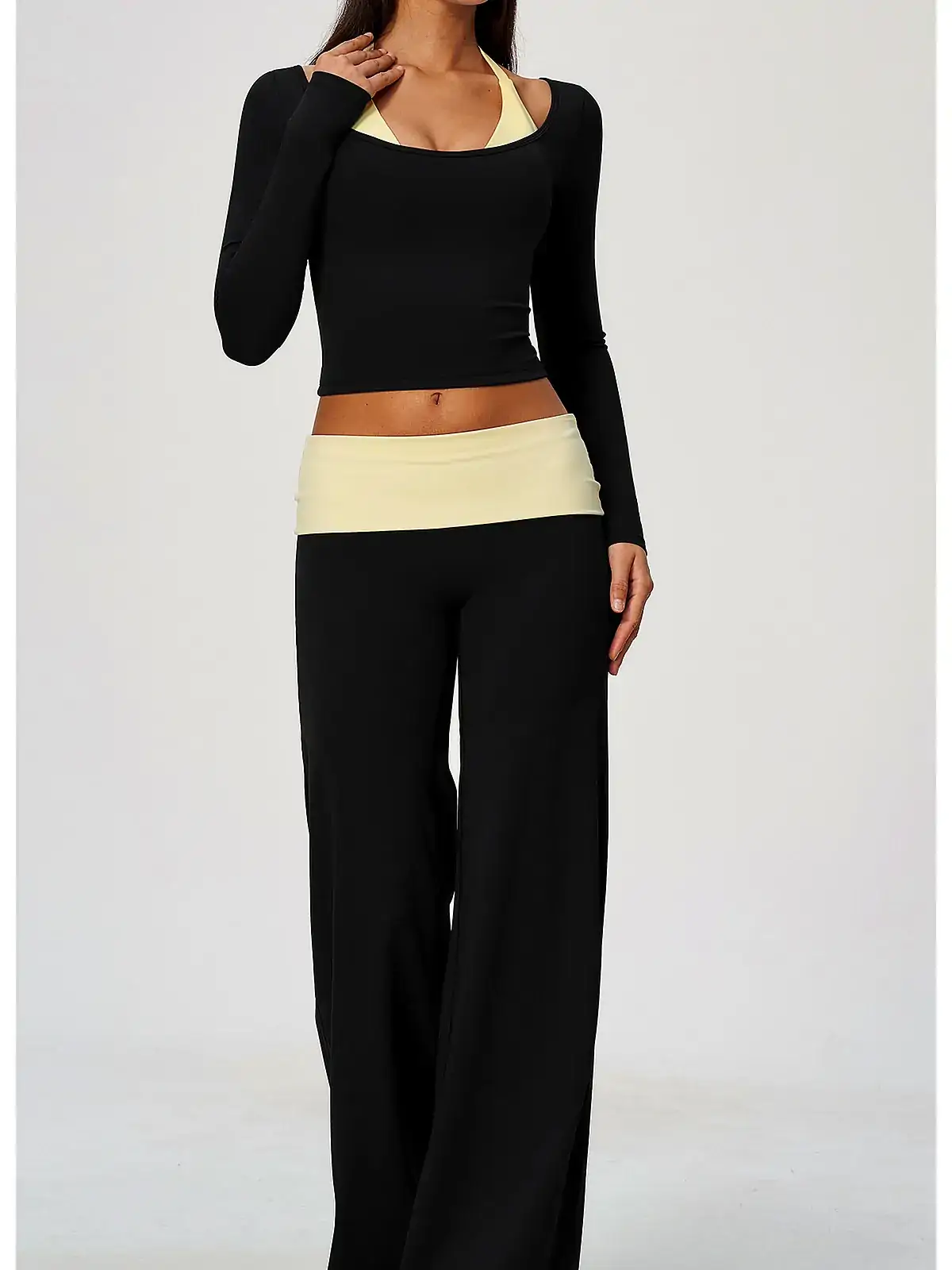 Waistband detail on Colour-Block Fold-Waist yoga leggings