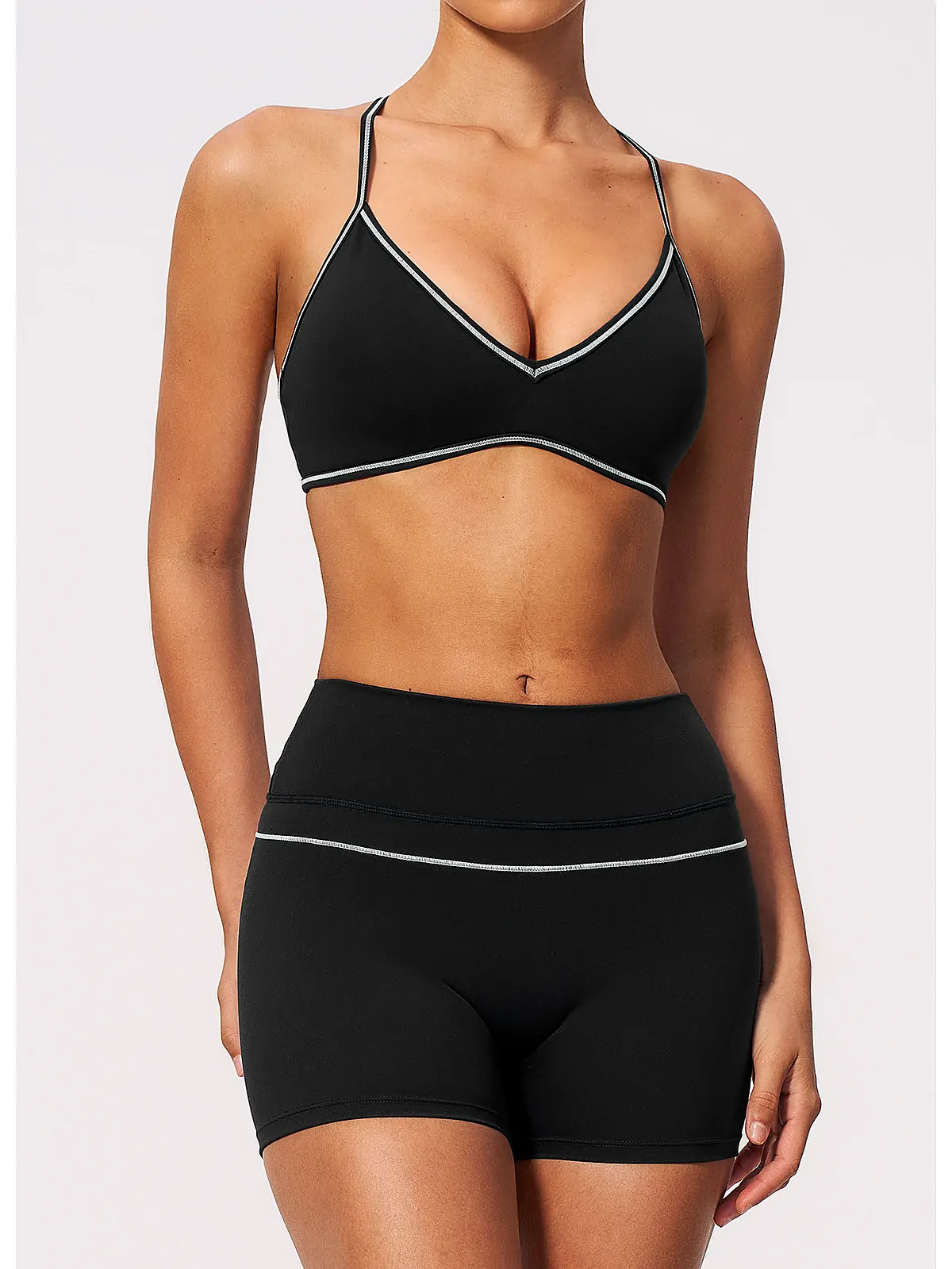 colour-block sports bra side panel detail