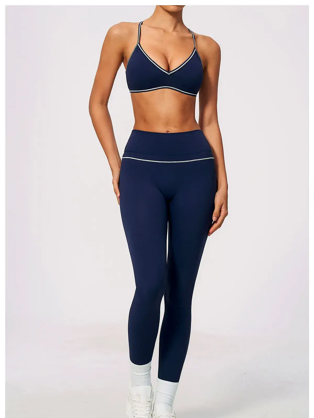 Waistband detail on Colour-Block halter V-Neck yoga sports bra