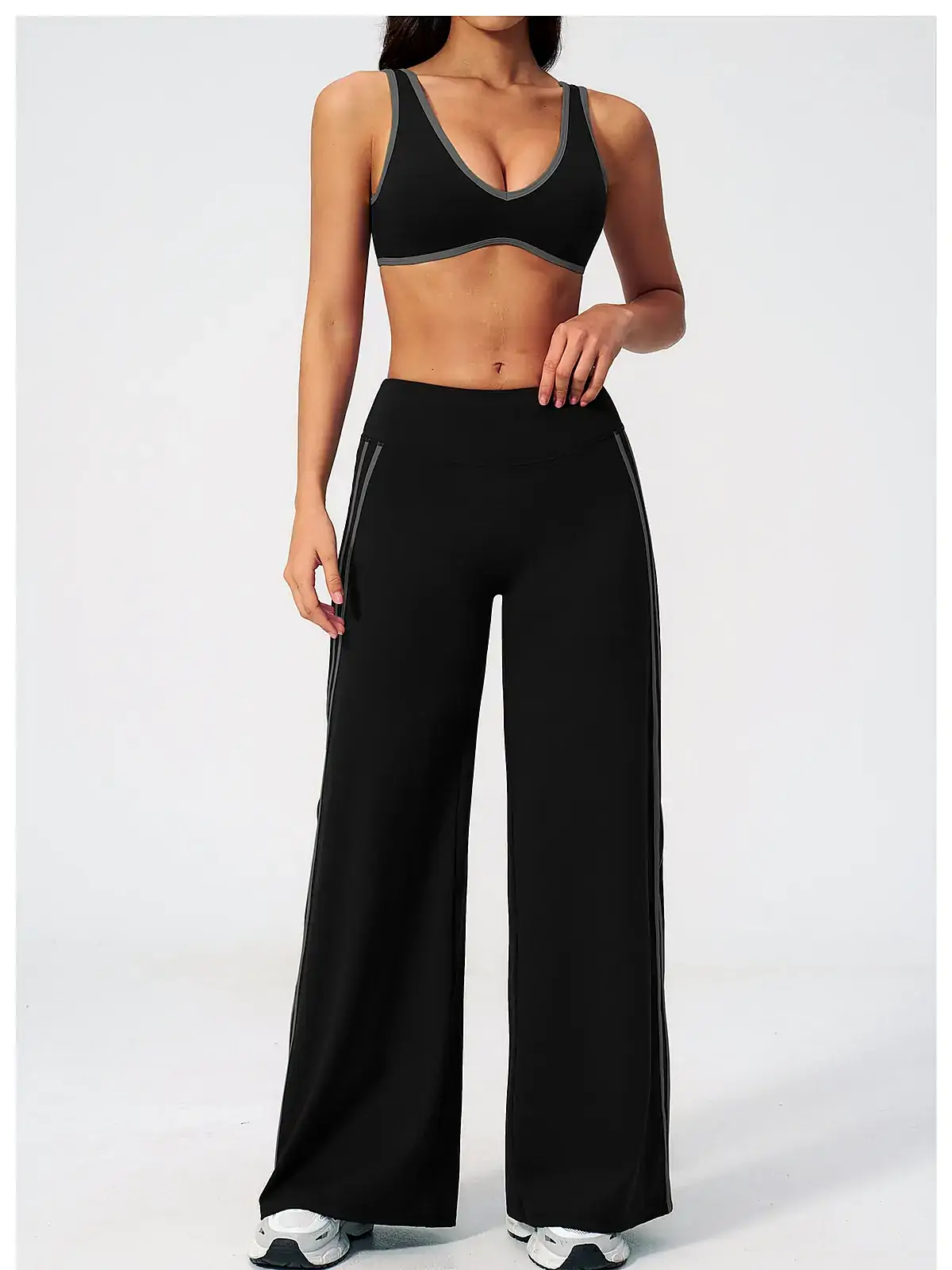 Waistband detail on Colour-Block Open-Back sports bra