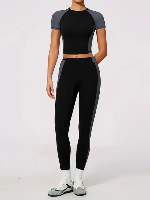 Crew-Tee High-Waist yoga set in dark chocolate front view