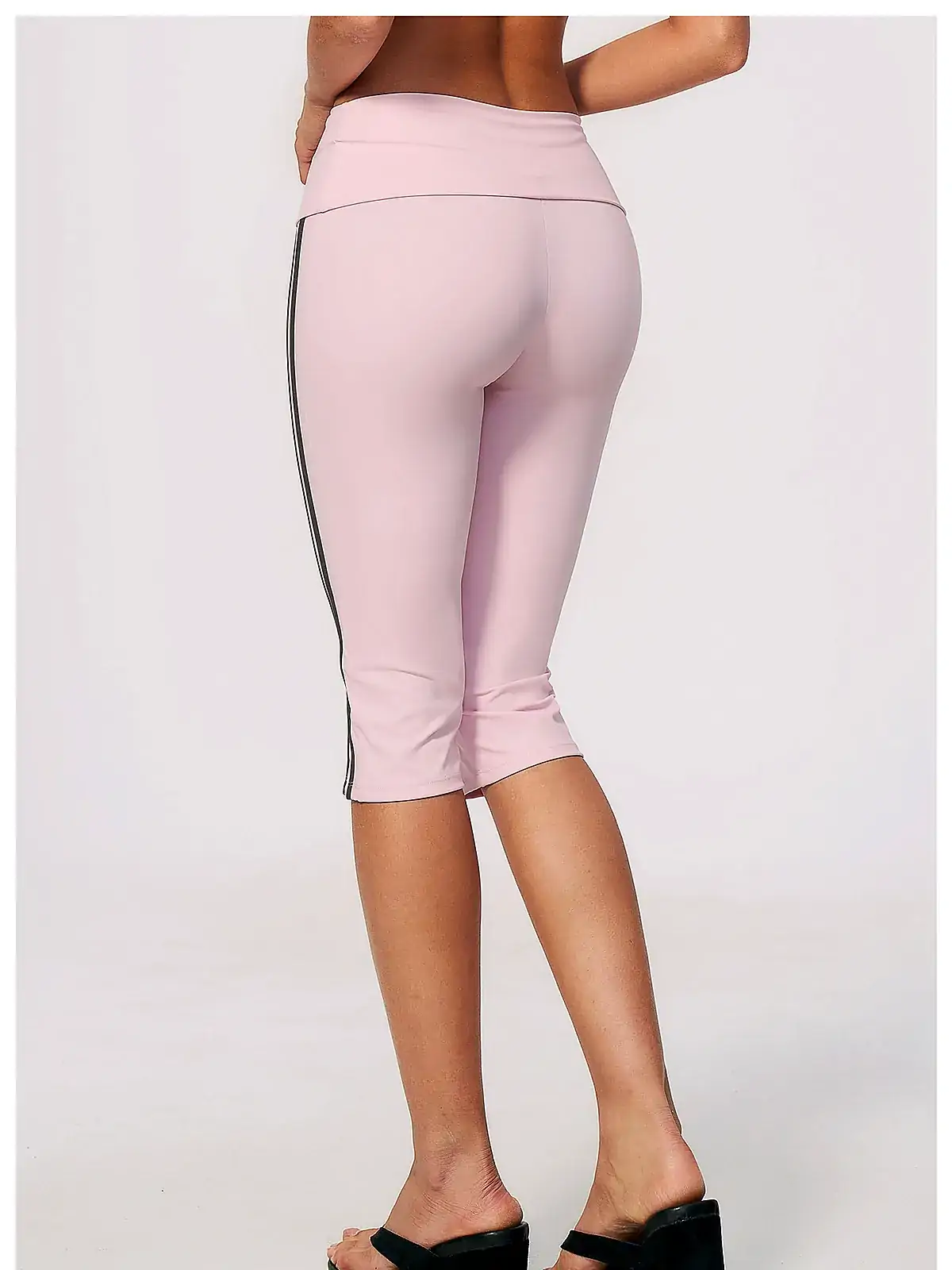 High-waist leggings back seam construction