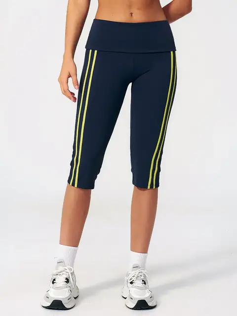 Fold-Waist Peach-Lift capri in rhino grey front view