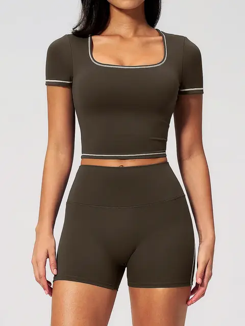 High-Waist Quick-Dry yoga set in dark chocolate front view