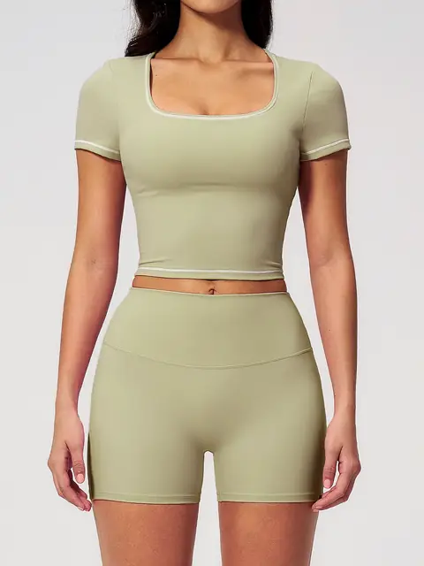 High-Waist Quick-Dry yoga set in moss green front view