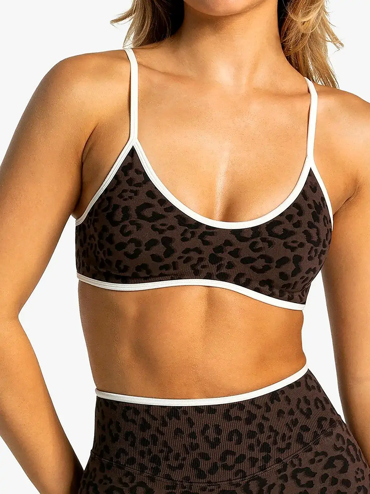 Waistband detail on Leopard seamless sports bra