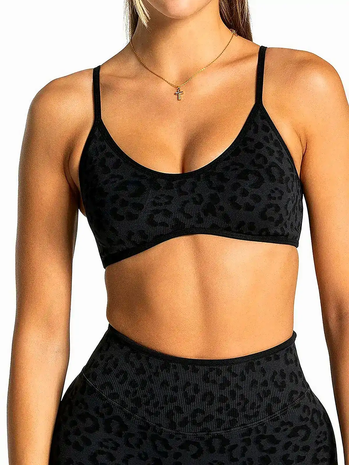 Fit detail on Leopard seamless sports bra