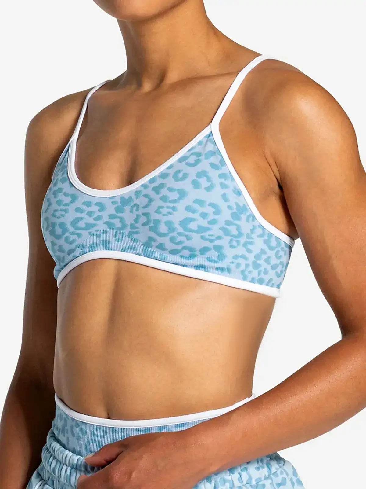 Leopard seamless sports bra in coffee brown front view — detail view 9