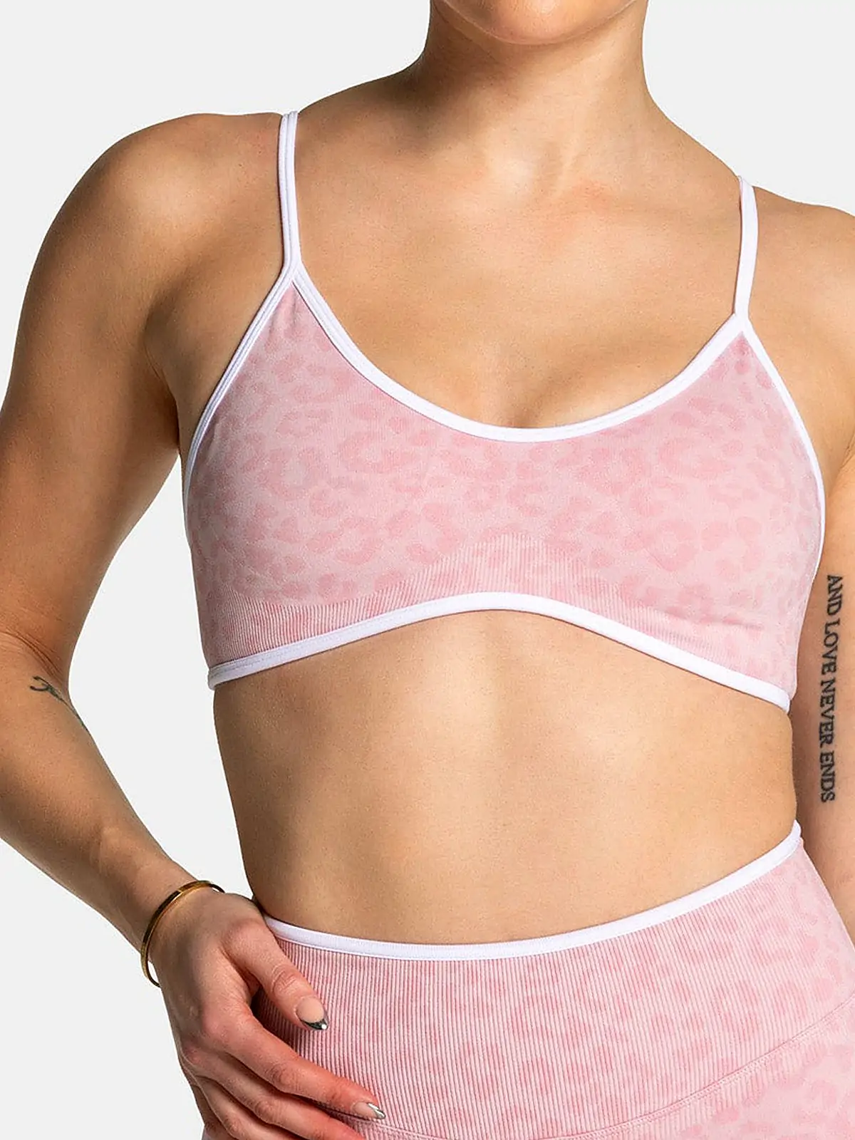 Leopard seamless sports bra in coffee brown front view — detail view 17