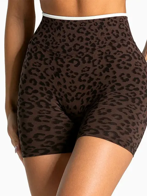 Leopard seamless High-Waist yoga shorts in dark chocolate front view