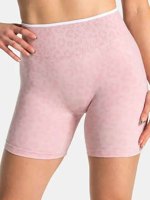 Leopard seamless High-Waist yoga shorts in rose pink front view