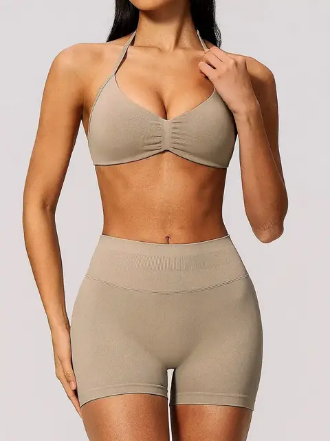 Lycra seamless Open-Back yoga set in light khaki front view