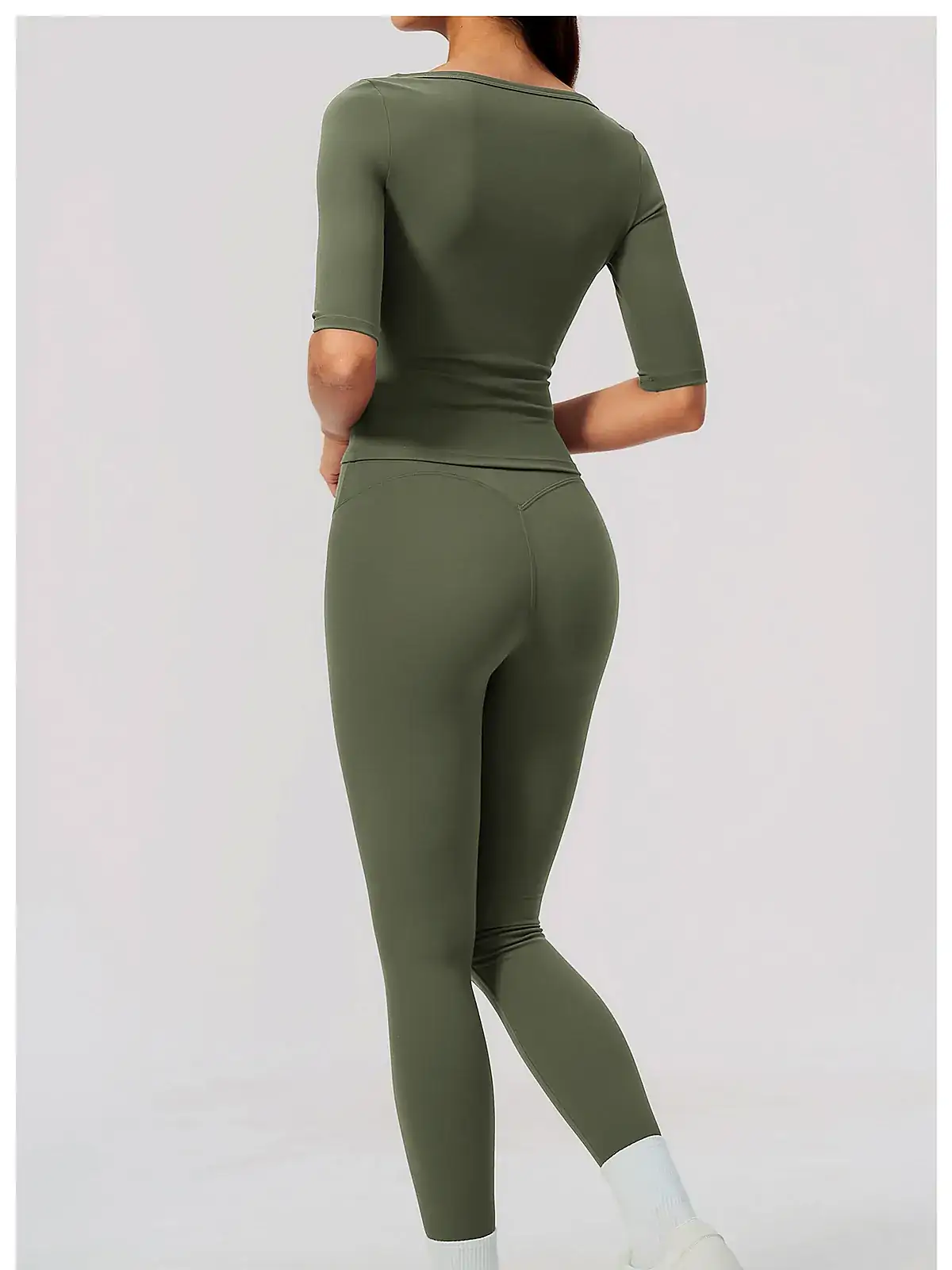 High-waist set waistband detail
