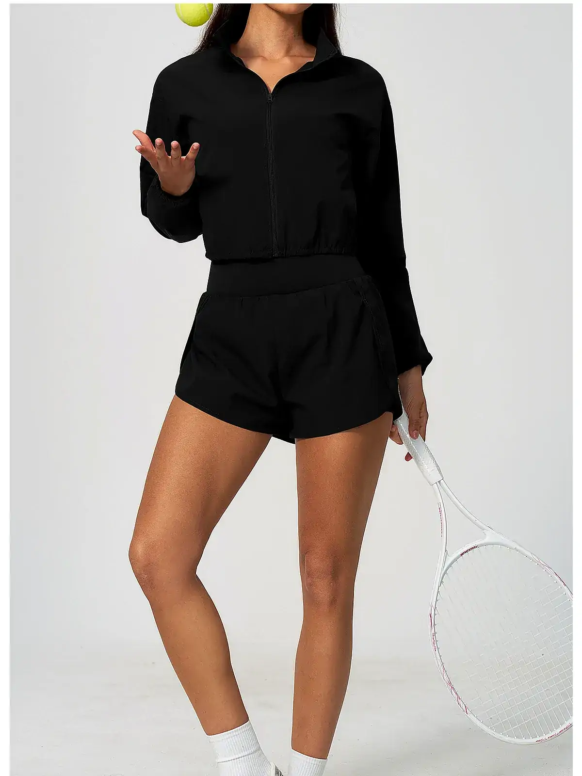 Waistband detail on 2-in-1 pocket run yoga shorts
