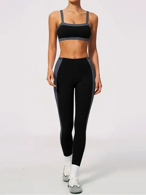 Second-skin Colour-Block run yoga set in mocha front view
