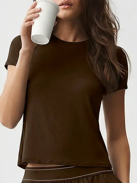 Second-skin Straight-Leg yoga set in coffee brown front view