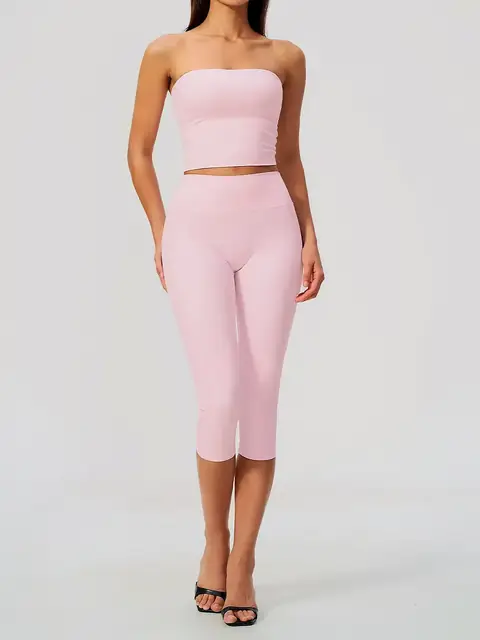 Padded bandeau yoga set in mousse pink front view
