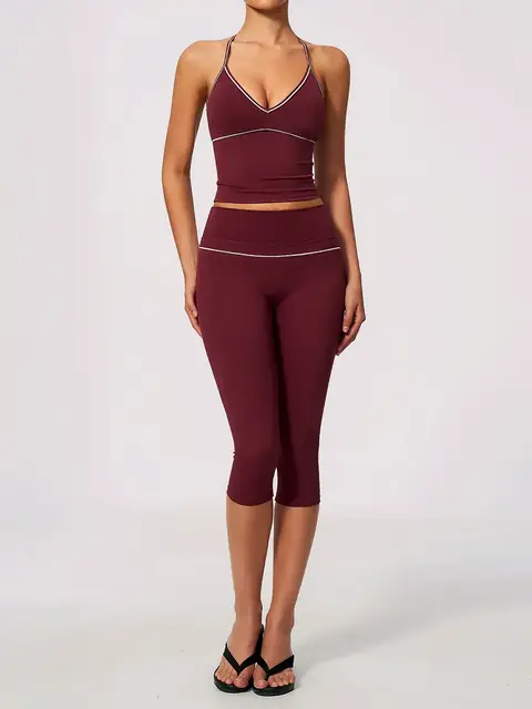 Peach-Lift Colour-Block sports yoga set in burgundy front view