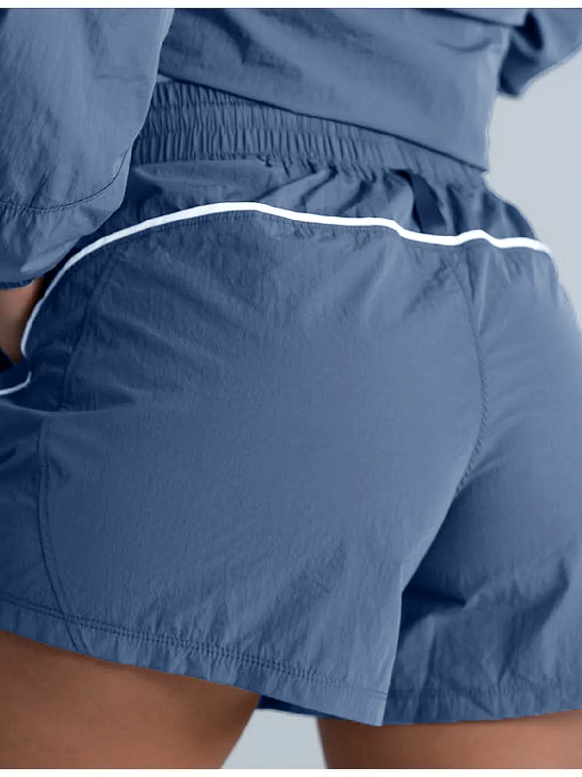High-waist shorts back seam construction