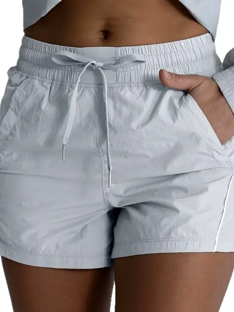 Pocket run yoga shorts in premium black front view