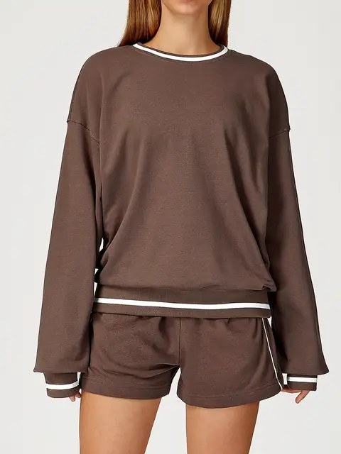 Relaxed Crew-Neck sweatshirt in dark chocolate front view