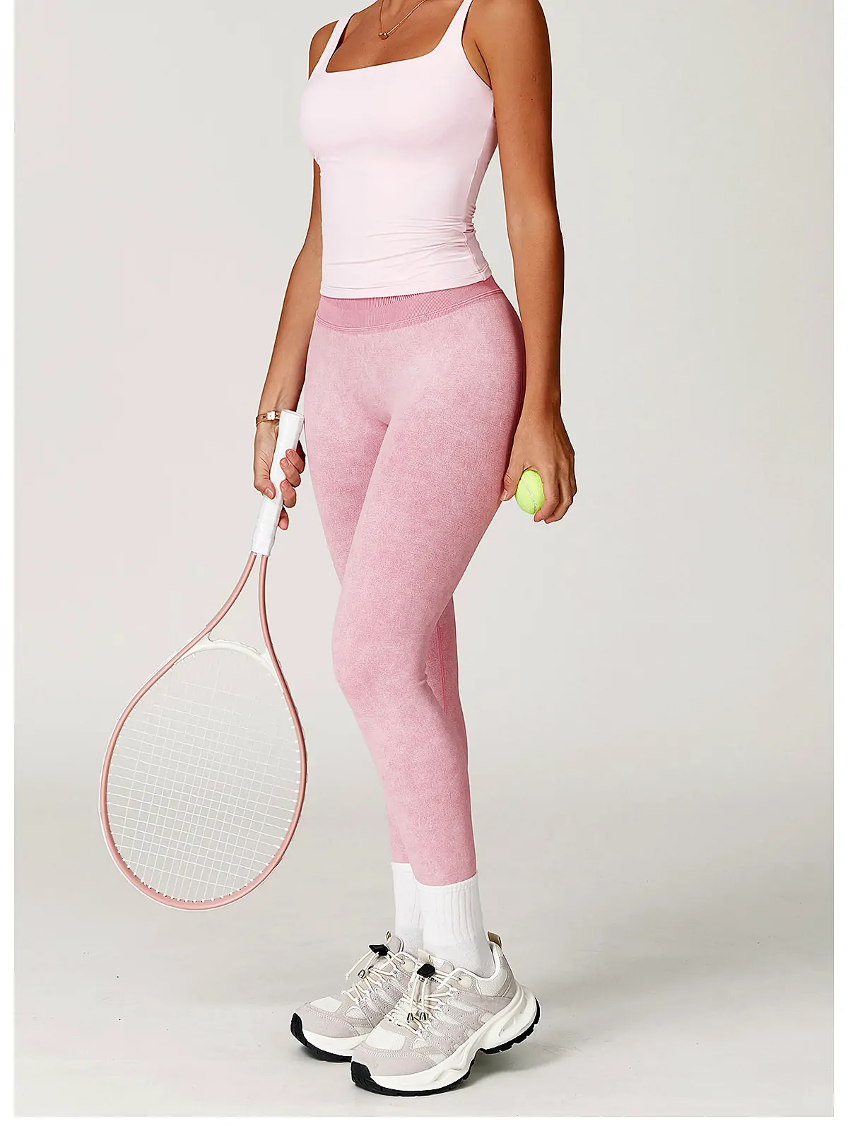 Sandwash Seamless High-Waist Yoga Leggings — flatlock seam detail