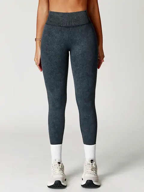 Sandwash Seamless High-Waist Yoga Leggings front view in rhino grey