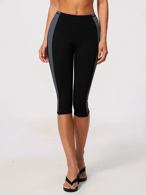 Sculpt Quick-Dry run capri in dark chocolate front view