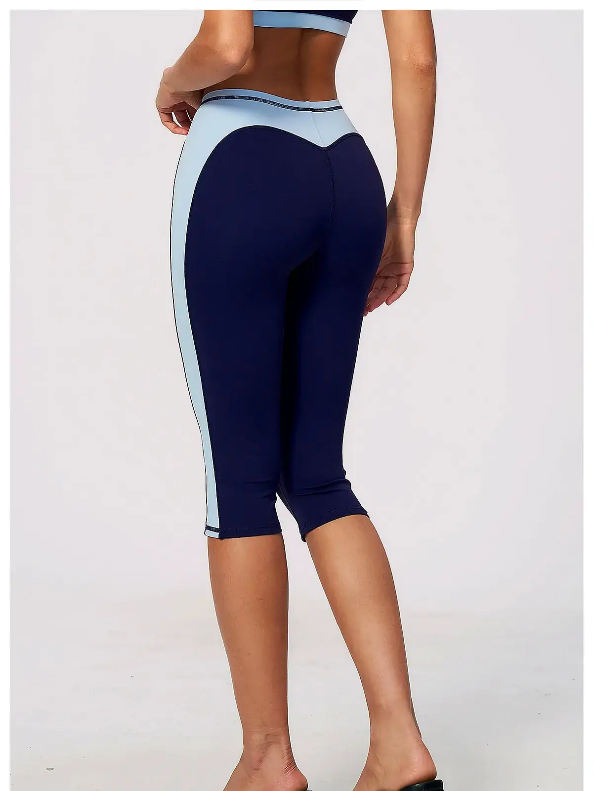 leggings side panel detail