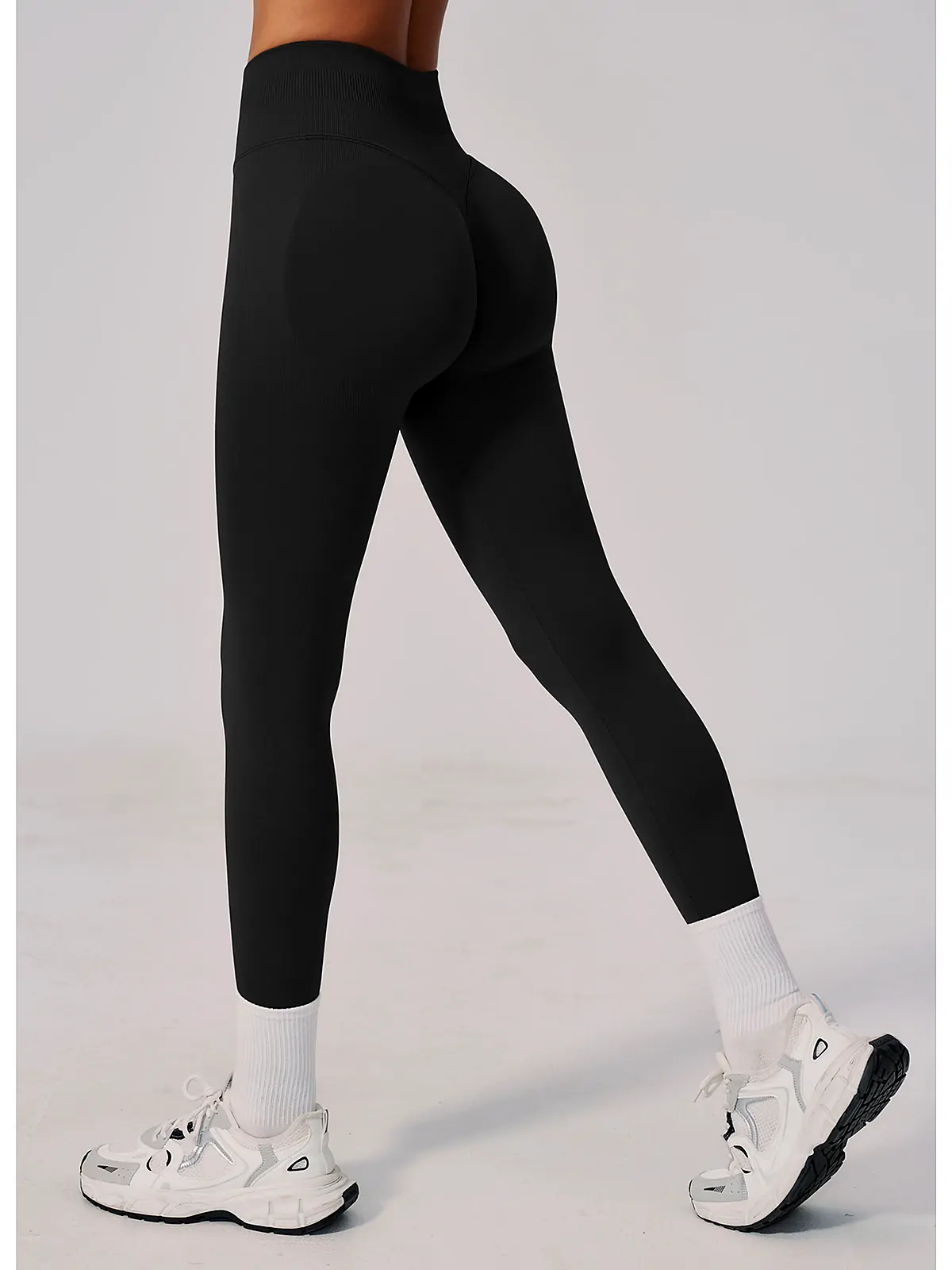 Seamless Peach-Lift Yoga Leggings — fabric close-up