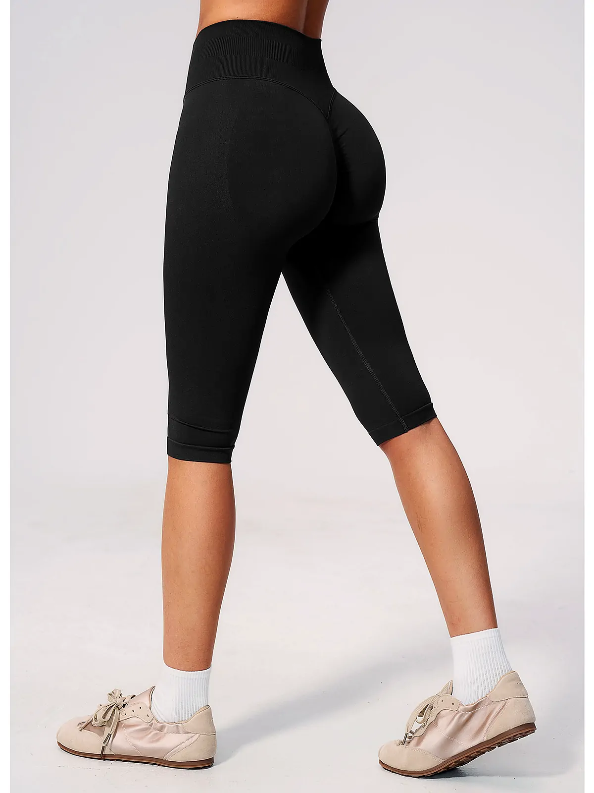 Seamless Rib High-Waist Yoga Capris — fabric close-up
