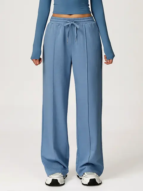 High-Waist straight jogger in indigo blue front view