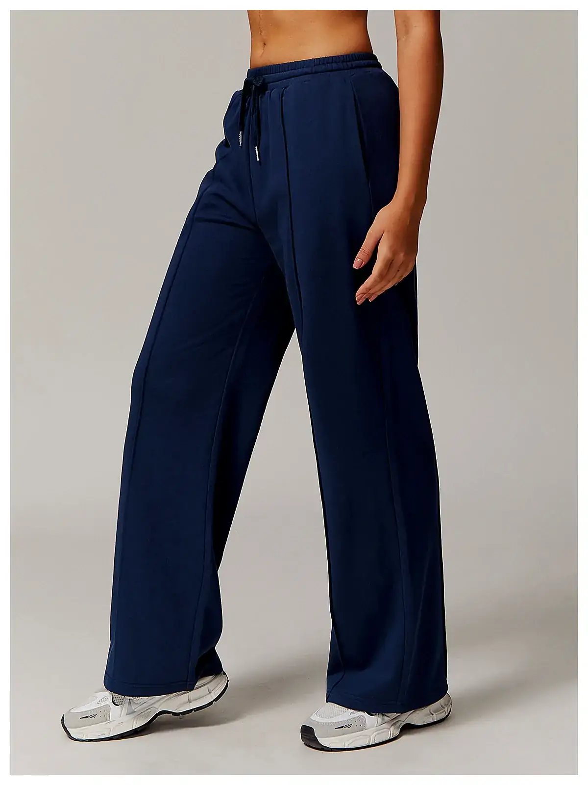 High-waist bottoms back seam construction