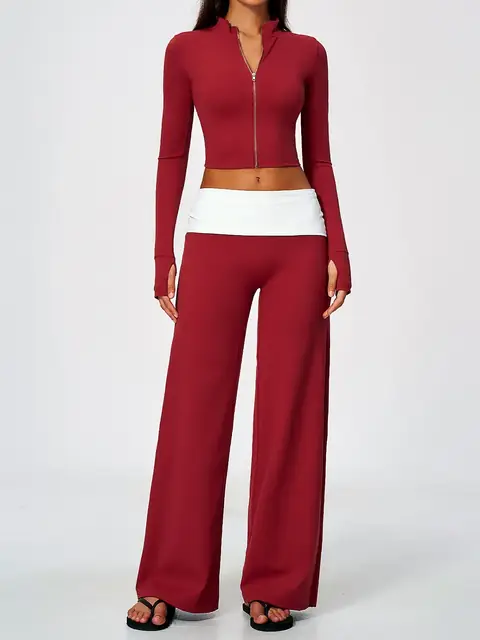 Zip-Collar flare yoga set in cherry red front view