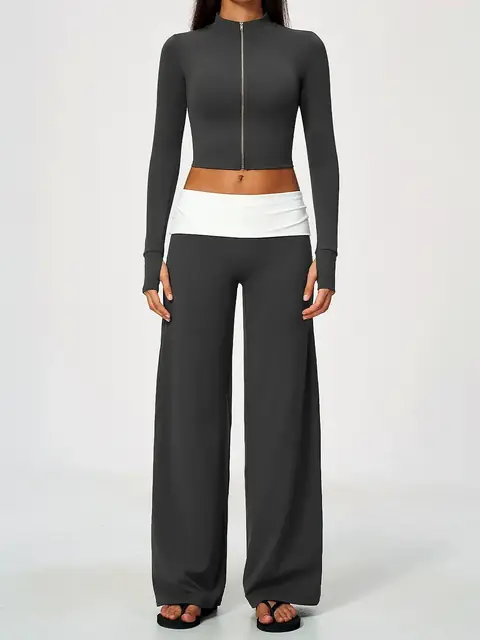 Zip-Collar flare yoga set in rhino grey front view