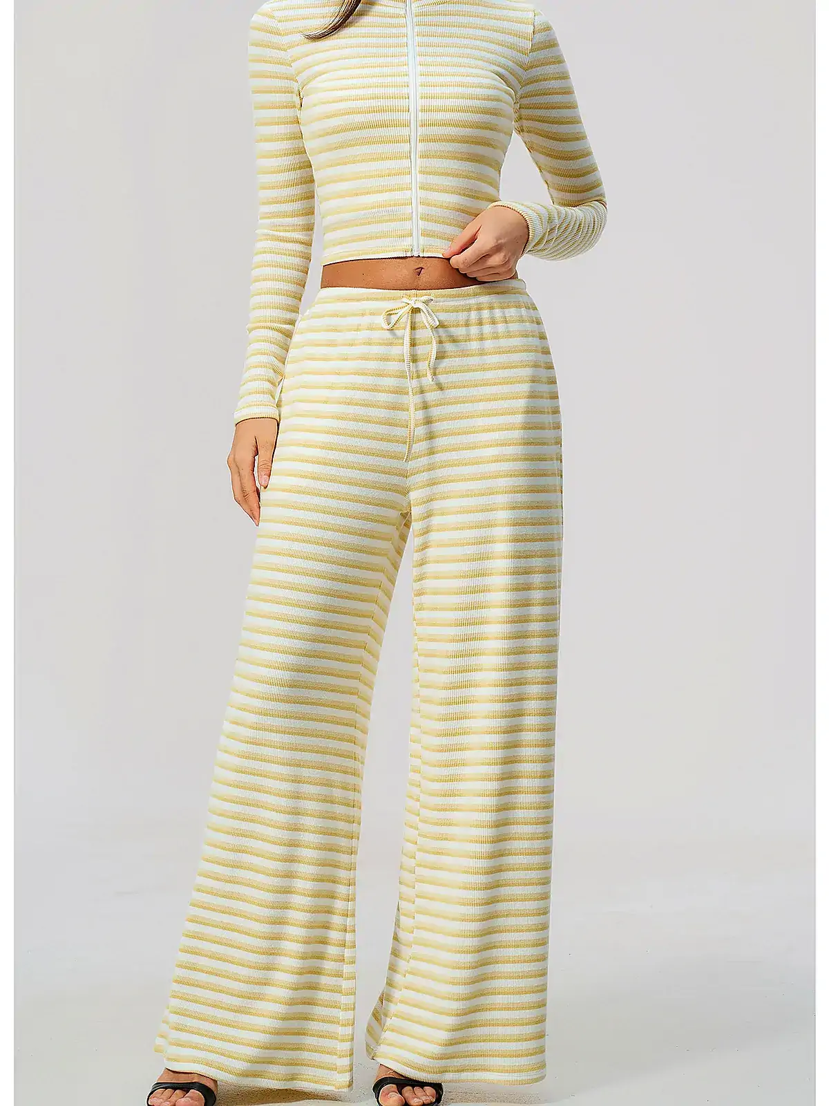 Zip-Collar Wide-Leg yoga set back seam construction